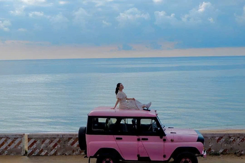 Xe Jeep Hồng