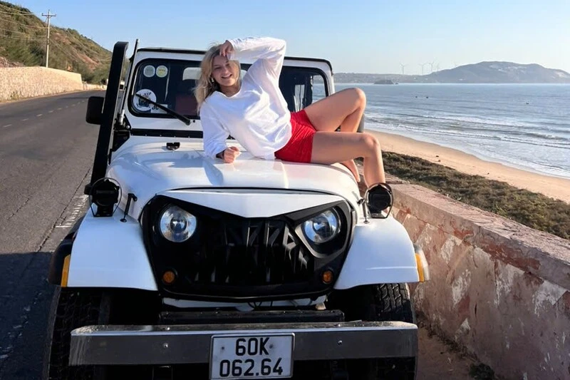 Xe Jeep Trắng